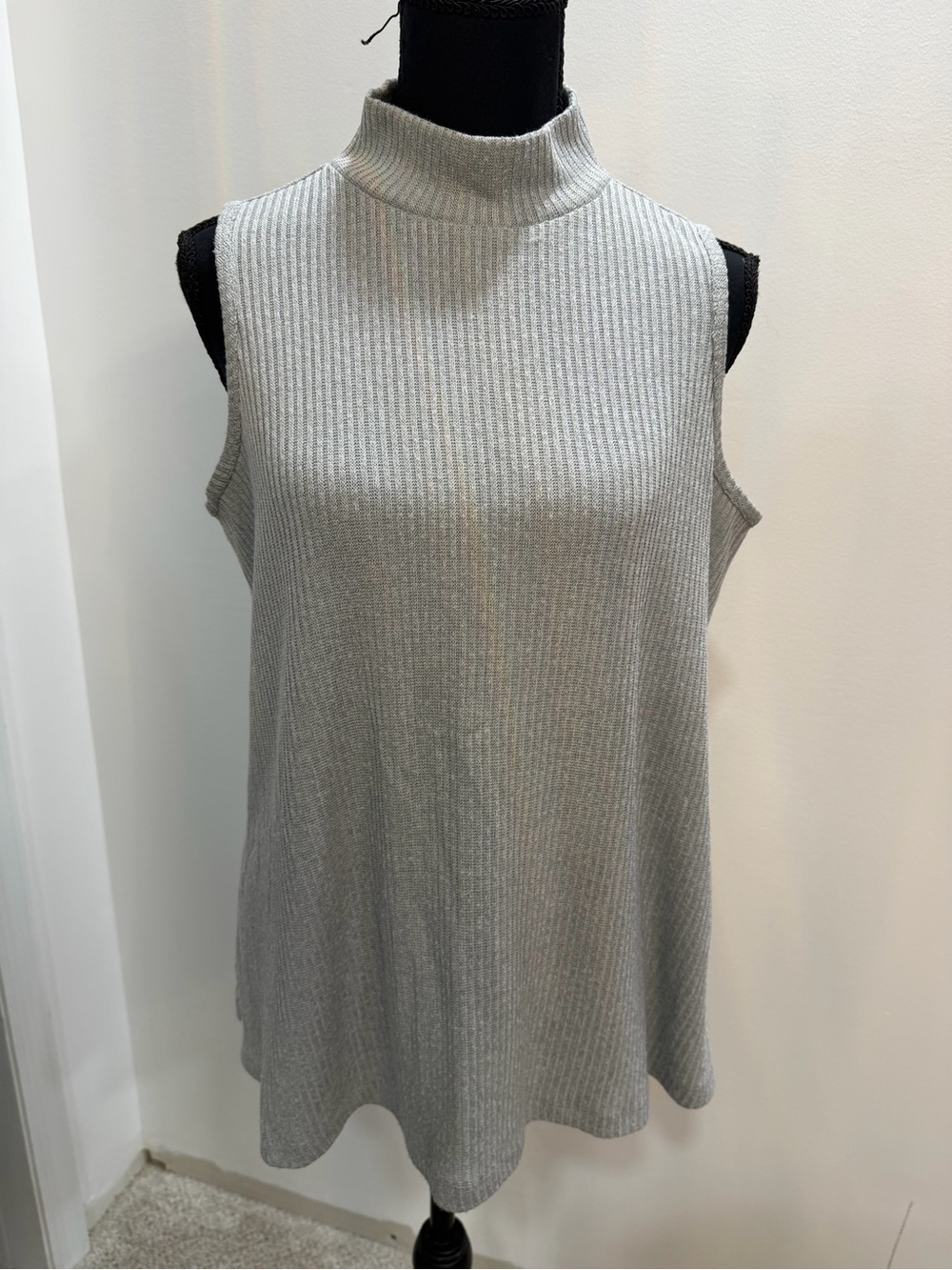 Sleeveless Ribbed Mock Neck Swing Tank- Light Gray